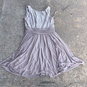 JH EVENING Elegant Lace and Chiffon Dress